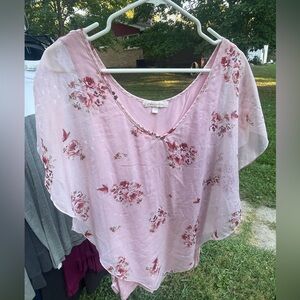 G Collection Flutter Butterfly Sleeve Top Large